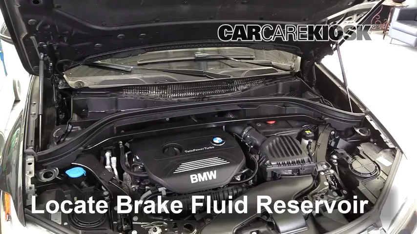 2017 BMW X1 sDrive28i 2.0L 4 Cyl. Turbo Líquido de frenos Controlar nivel de líquido